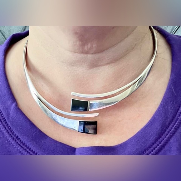 Vintage Sterling Silver Taxco Hinged Onyx Collar - Picture 4 of 5